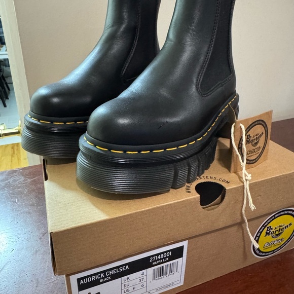 Dr. Martens Audrick Chelsea Black - Picture 2 of 7